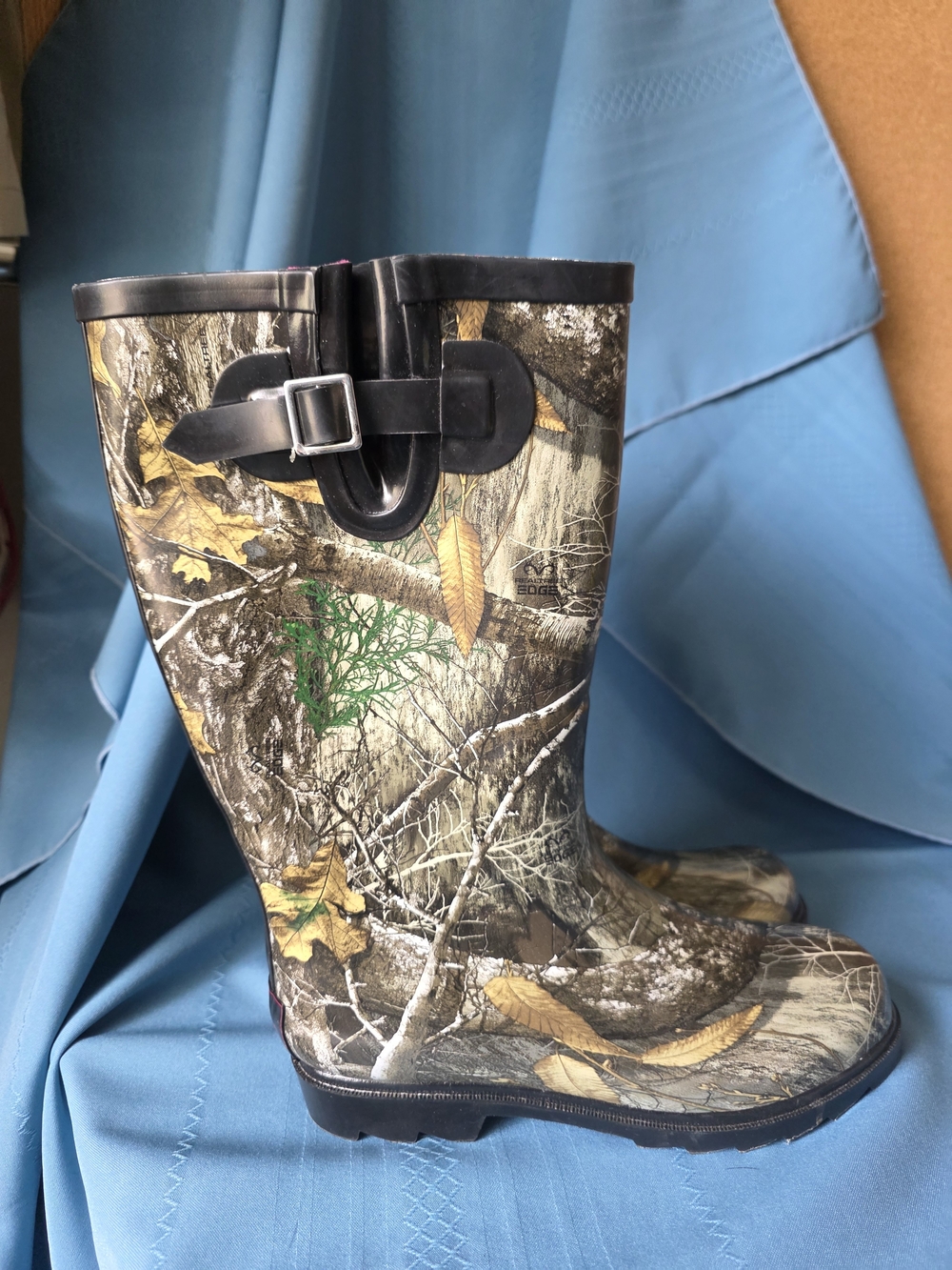 Magellan Women’s Waterproof Camo Hunting Boots Sz 7 Outdoor Rubber Mud Boots
